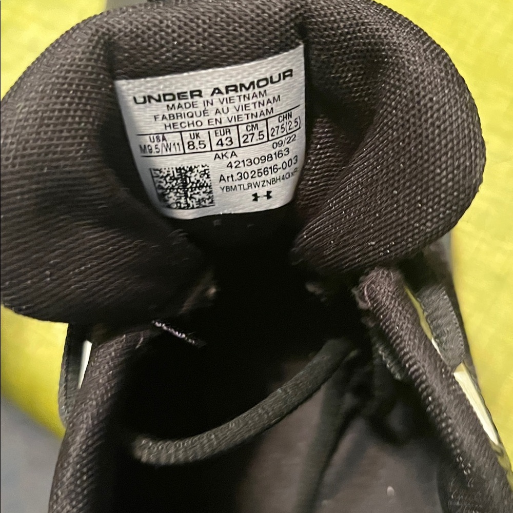 Under Armour Men's Black and White Athletic Shoes - Picture 3 of 6